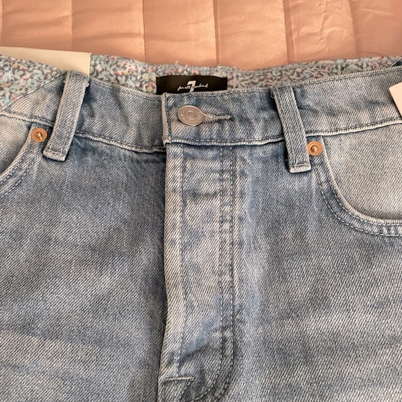 7 For All ManKind Patched Monroe shorts - Picture 4 of 11